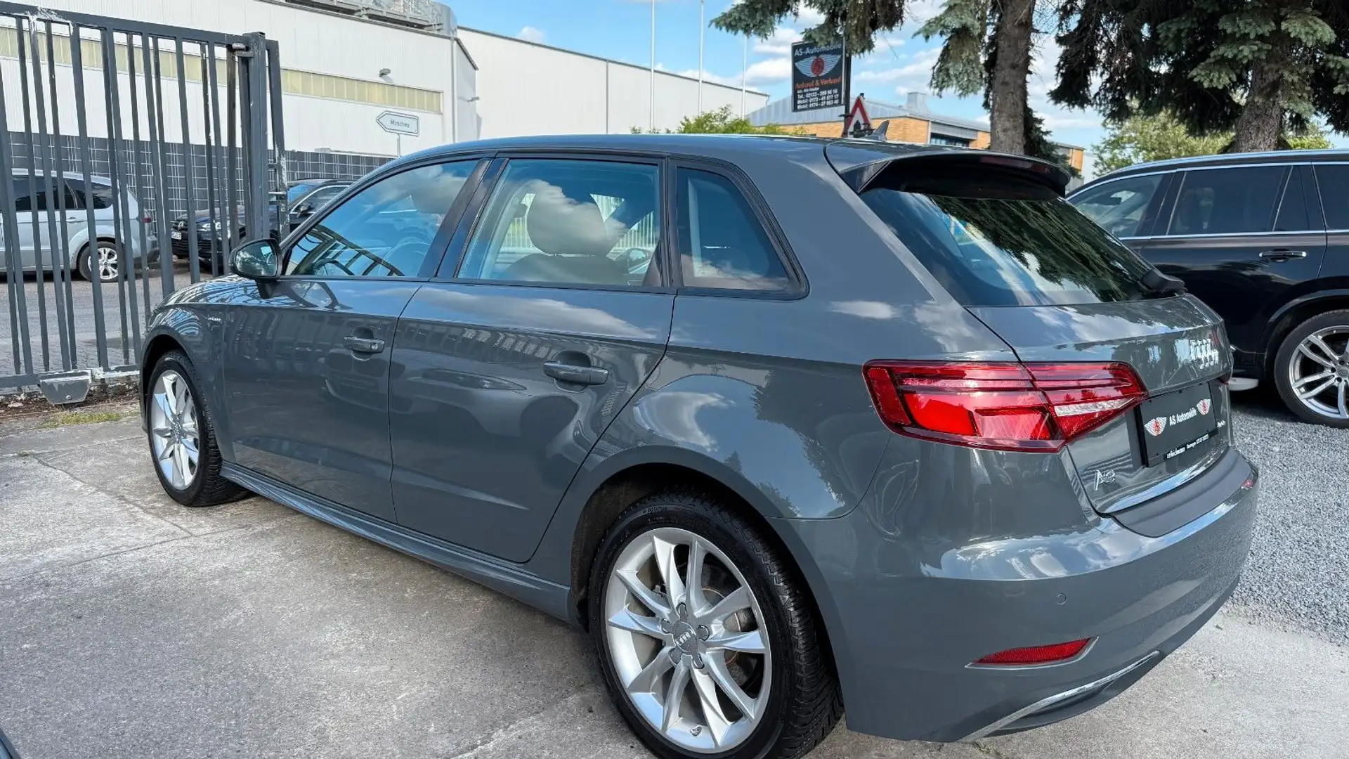 Audi A3 1.4 TFSI Sportback e-tron, Navi, PDC,Facelift Gris - 2