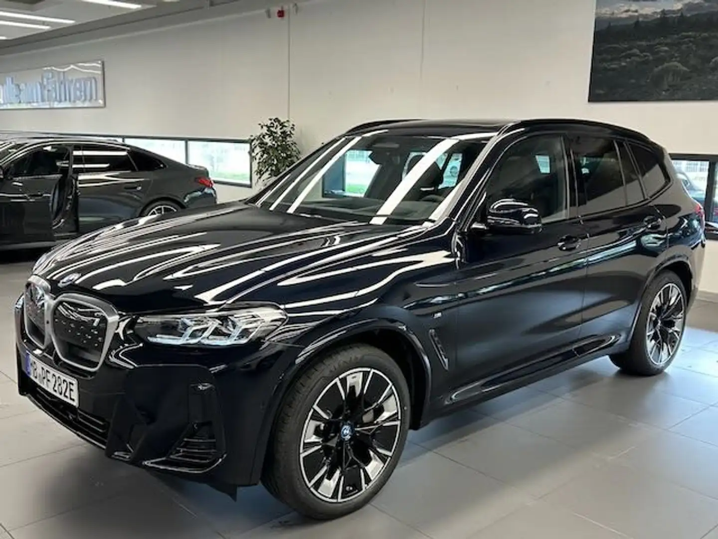 BMW iX3 M Sport Impressive Pano HUD Leder H&K Lenkheiz Noir - 1