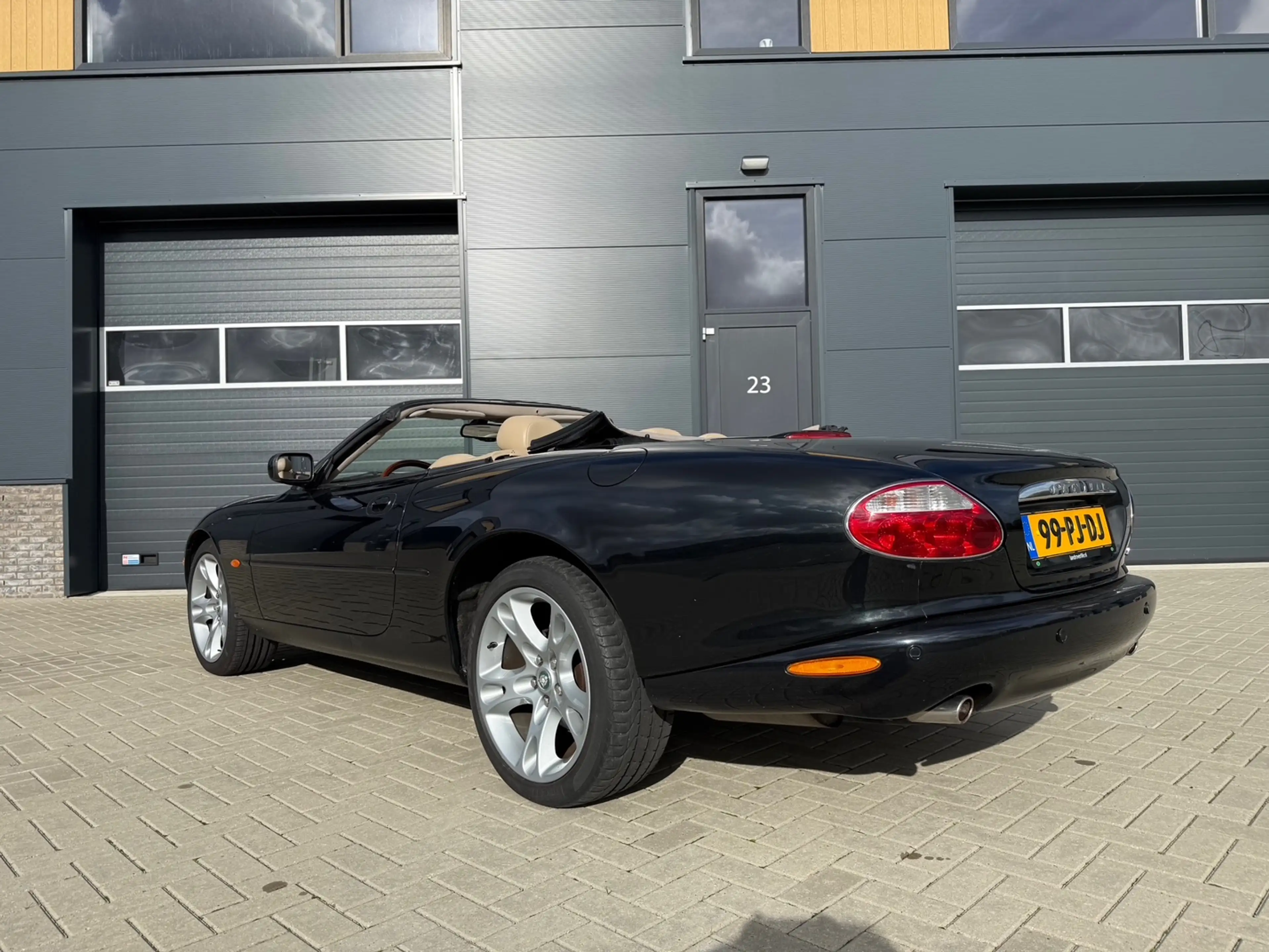 Jaguar XK8 4.2 V8 Convertible NL Auto / Youngtimer — photo 15