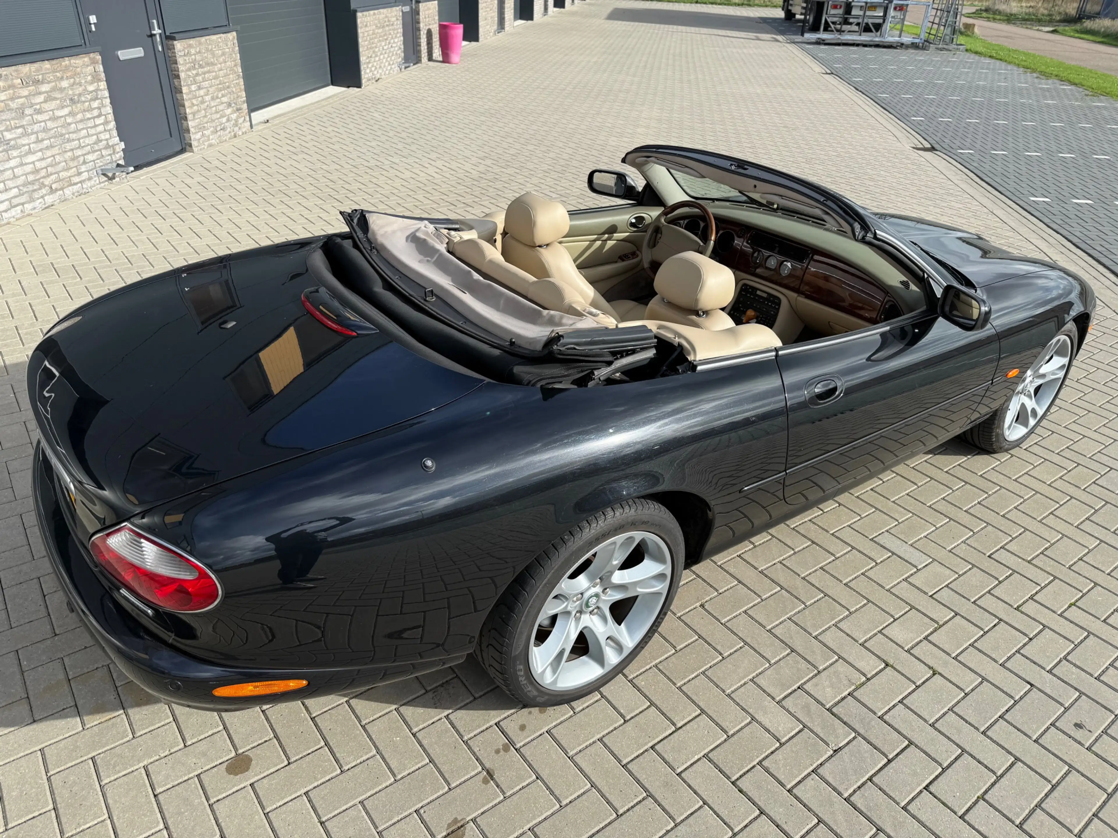 Jaguar XK8 4.2 V8 Convertible NL Auto / Youngtimer — photo 9