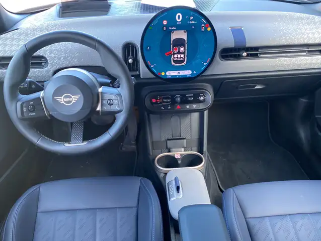 Mini Hatch view 17