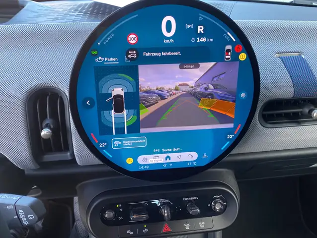 Mini Hatch view 10