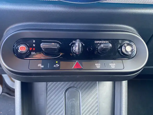Mini Hatch view 16