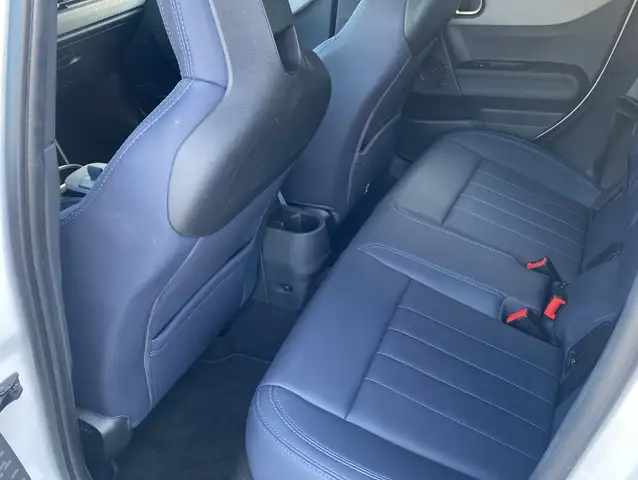 Mini Hatch view 18