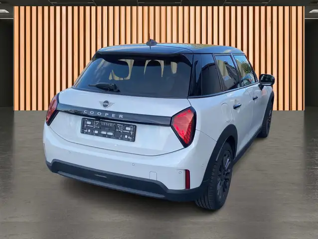 Mini Hatch view 6