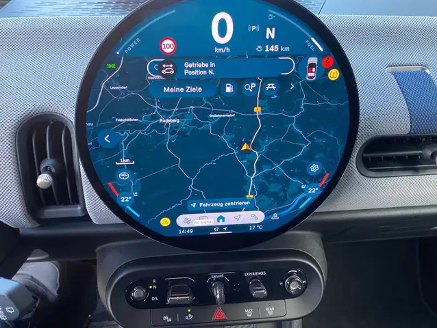 Mini Hatch view 12