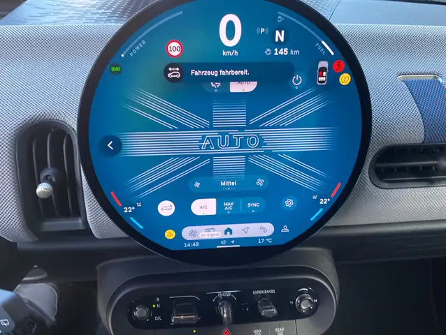 Mini Hatch view 14