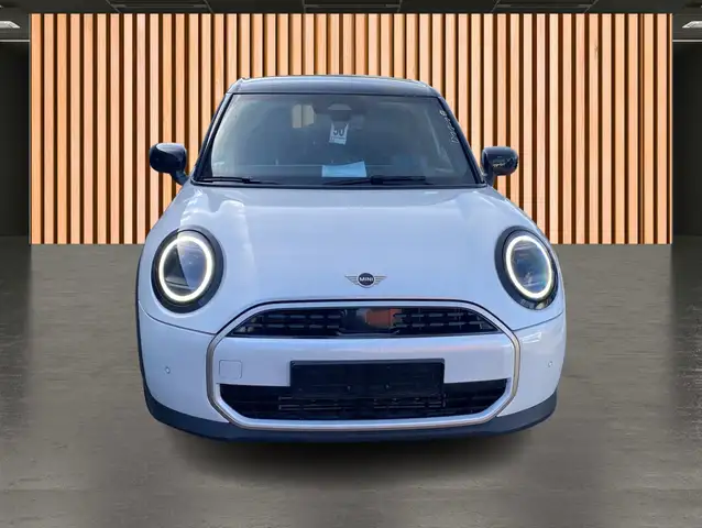 Mini Hatch view 9