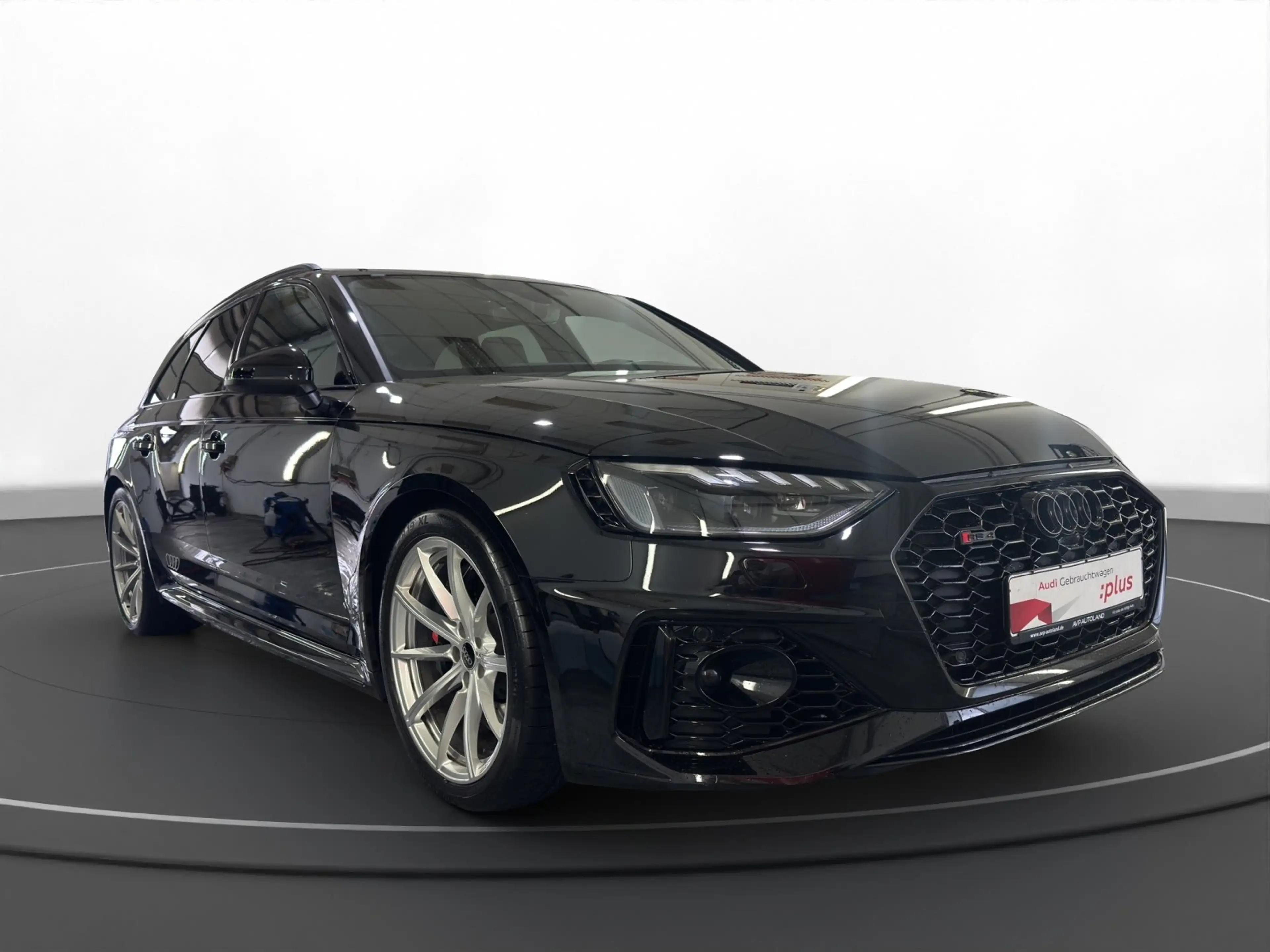 Audi RS4 Avant 2.9 TFSI quattro tiptr. | PANO | AHK — photo 5