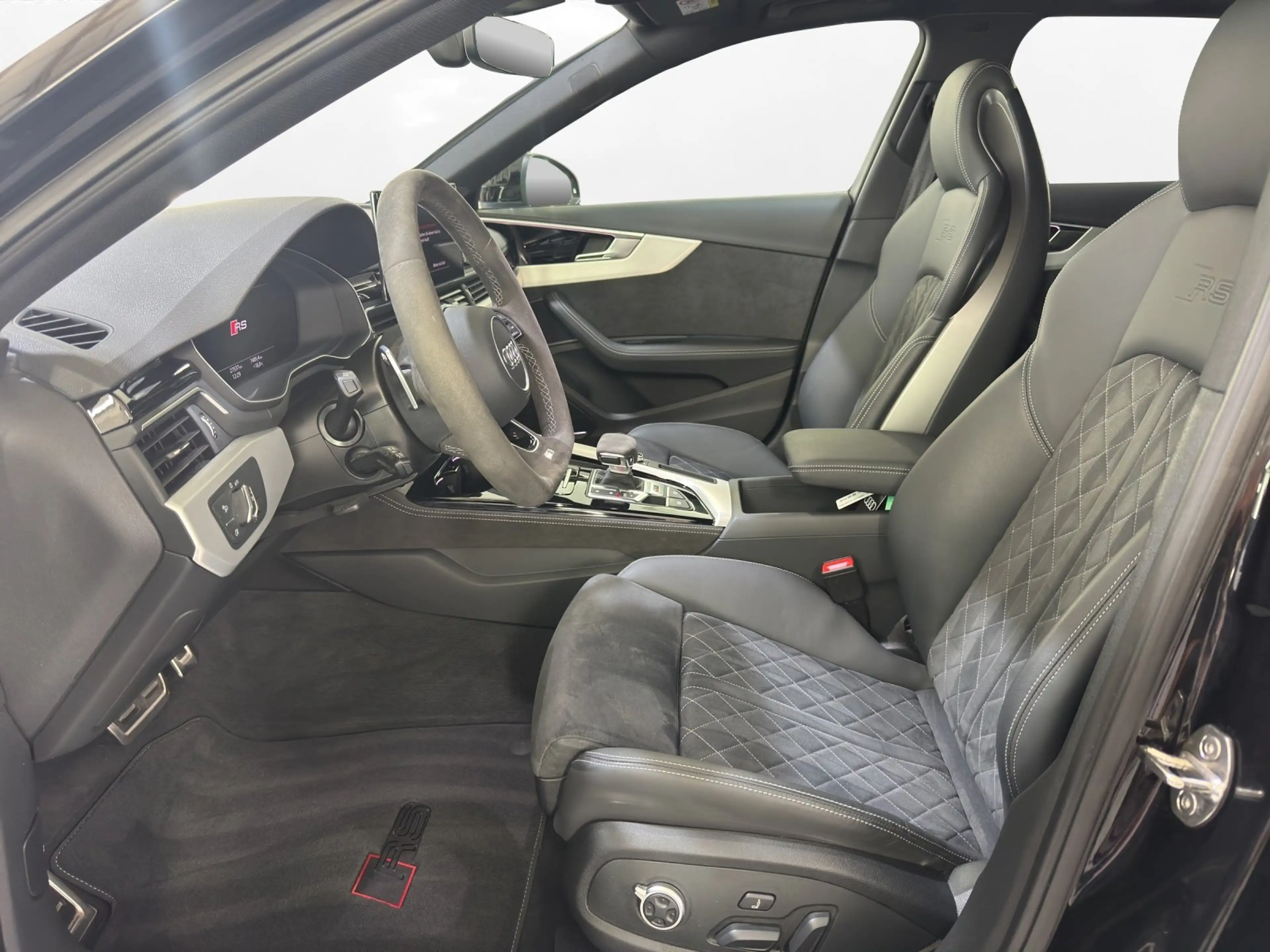 Audi RS4 Avant 2.9 TFSI quattro tiptr. | PANO | AHK — photo 9