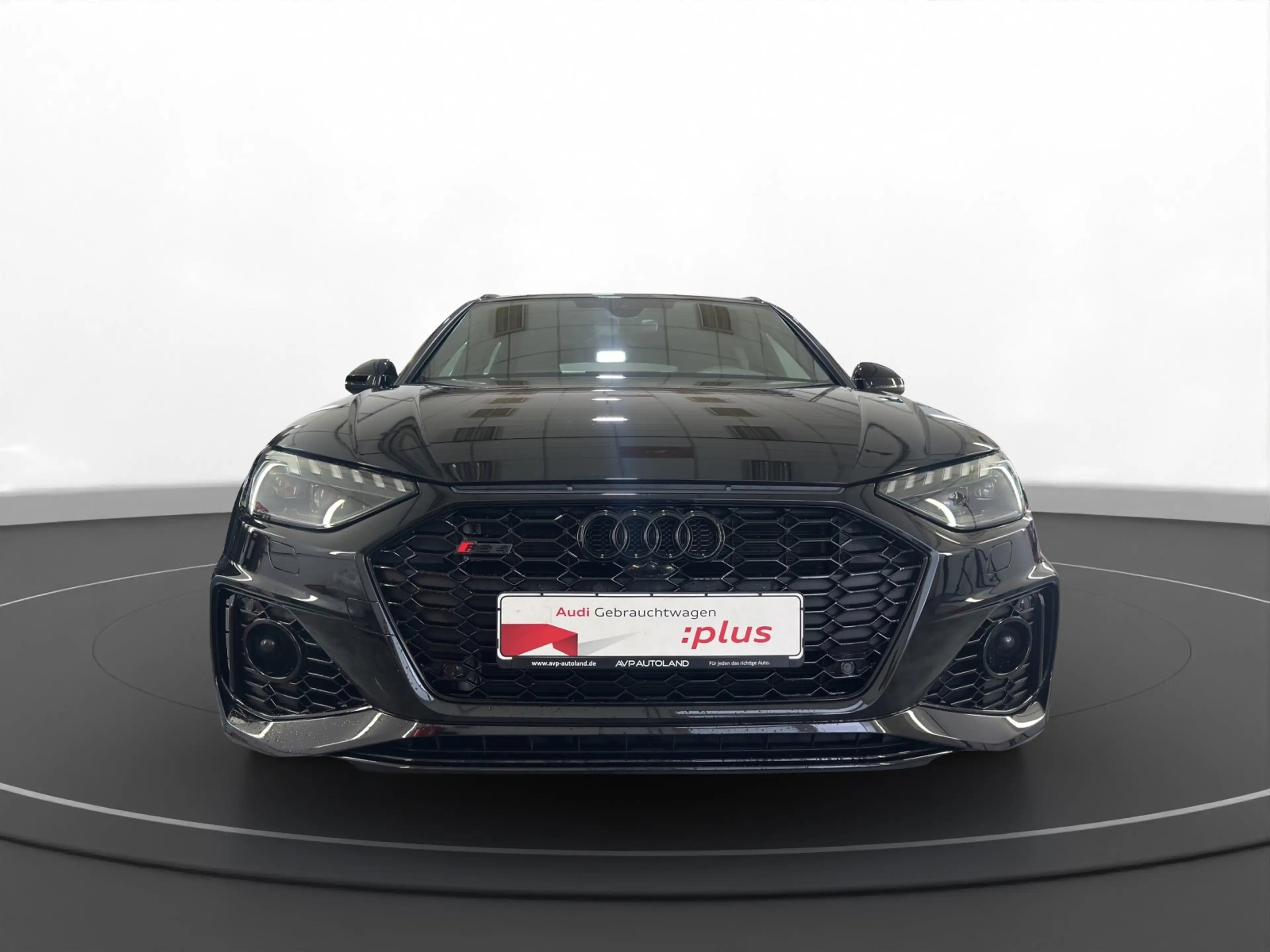 Audi RS4 Avant 2.9 TFSI quattro tiptr. | PANO | AHK — photo 4