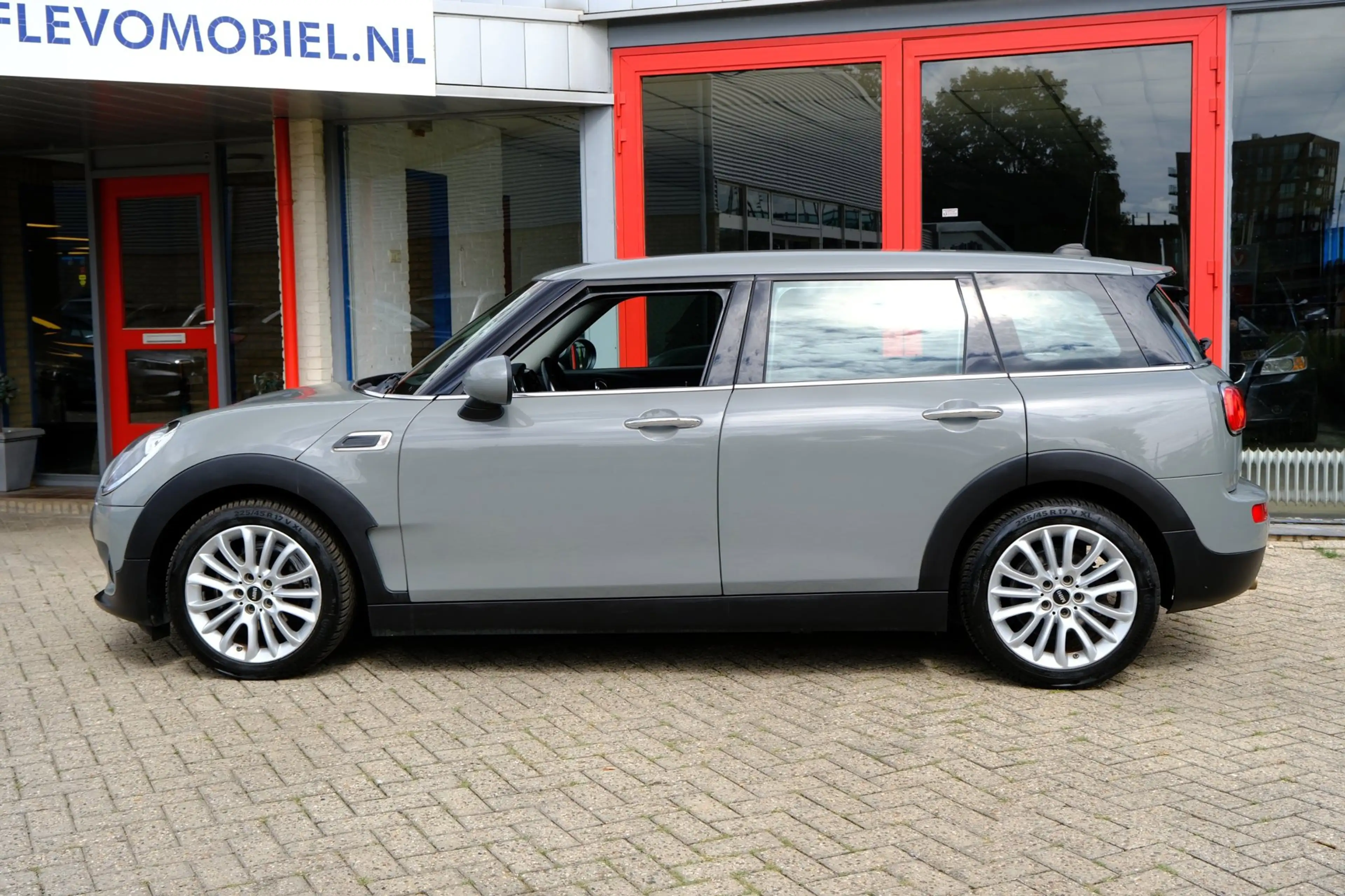 MINI One Clubman 1.5 Chili Clima|LMV — photo 27