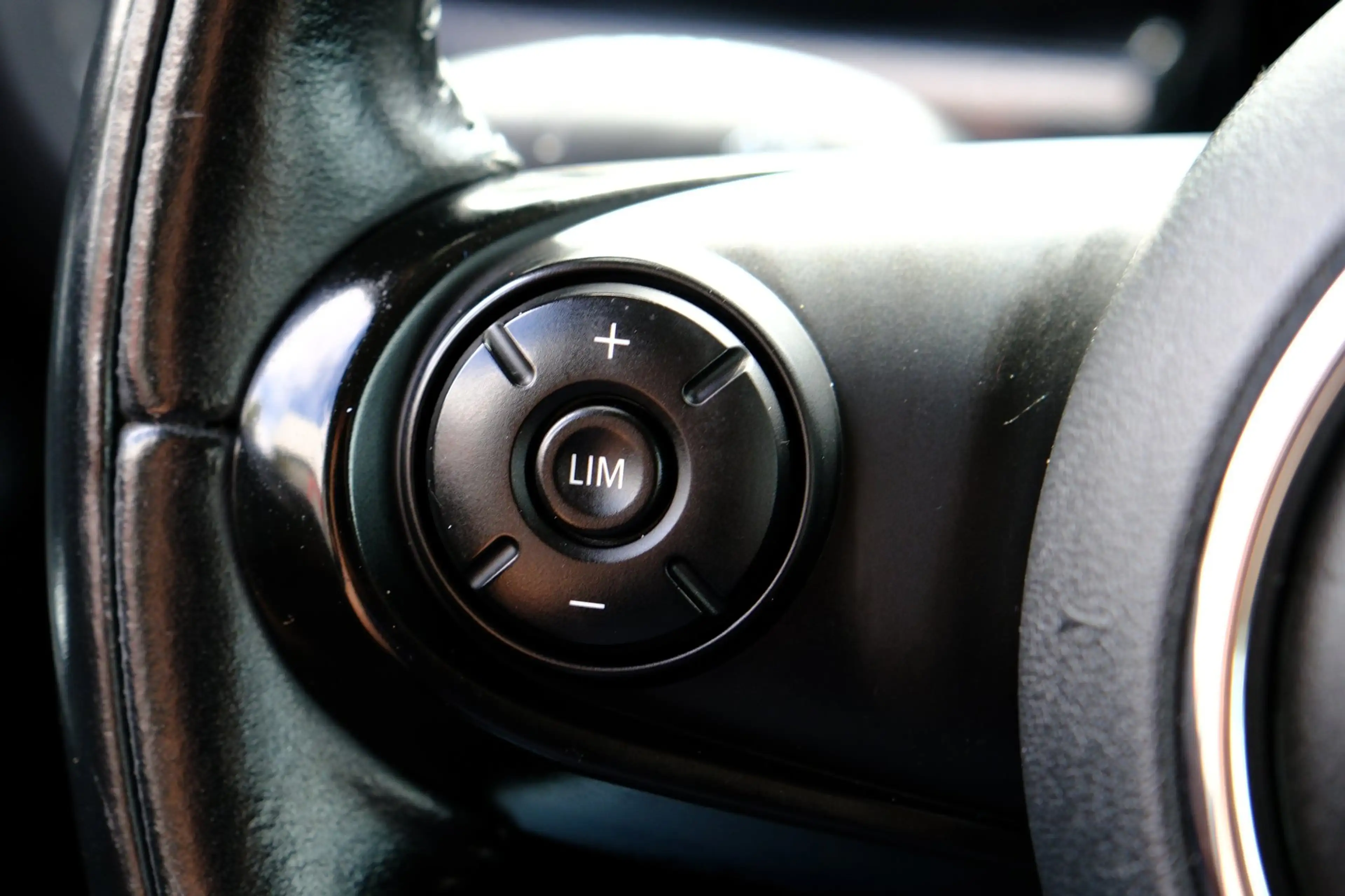 MINI One Clubman 1.5 Chili Clima|LMV — photo 22