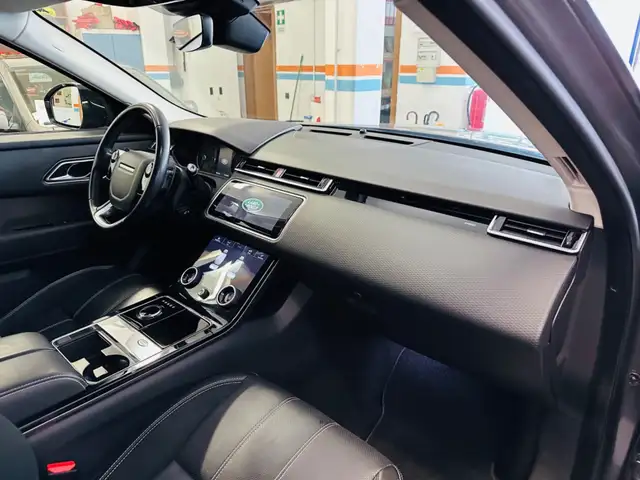 Land Rover Range Rover Velar view 12