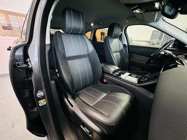 Land Rover Range Rover Velar view 11