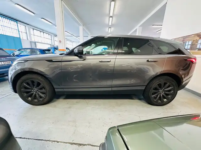 Land Rover Range Rover Velar view 2
