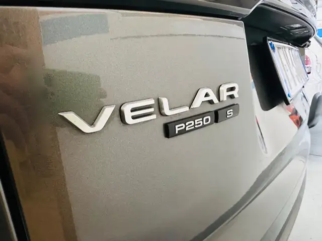 Land Rover Range Rover Velar view 6