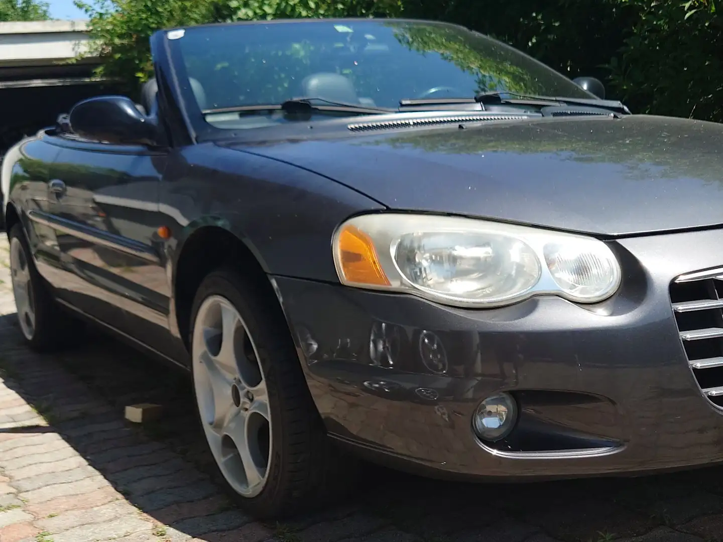 Chrysler Sebring Cabrio 2,7 Aut. Šedá - 1