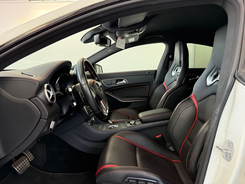 Mercedes-Benz CLA 45 AMG 4Matic — photo 10
