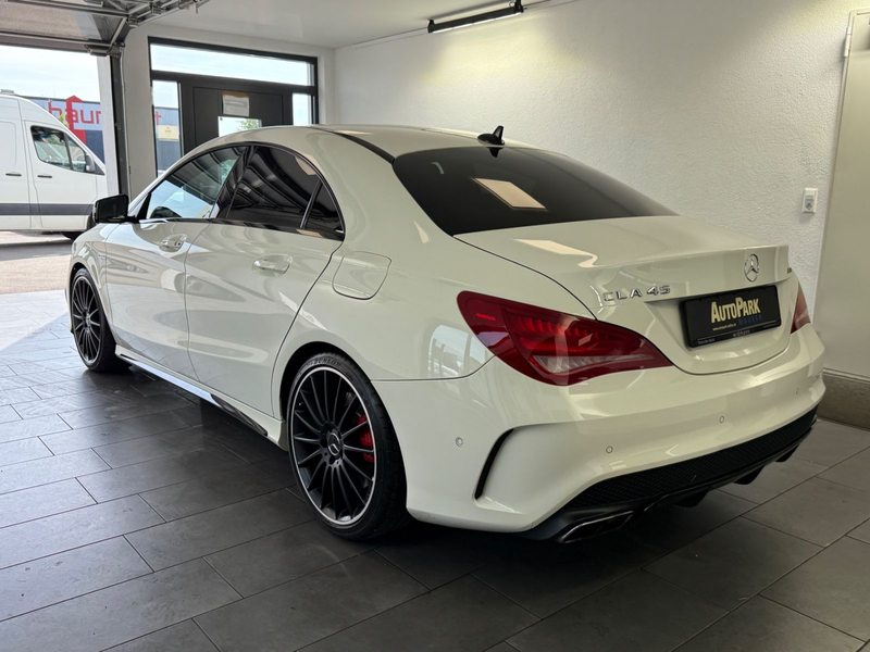 Mercedes-Benz CLA 45 AMG 4Matic — photo 11