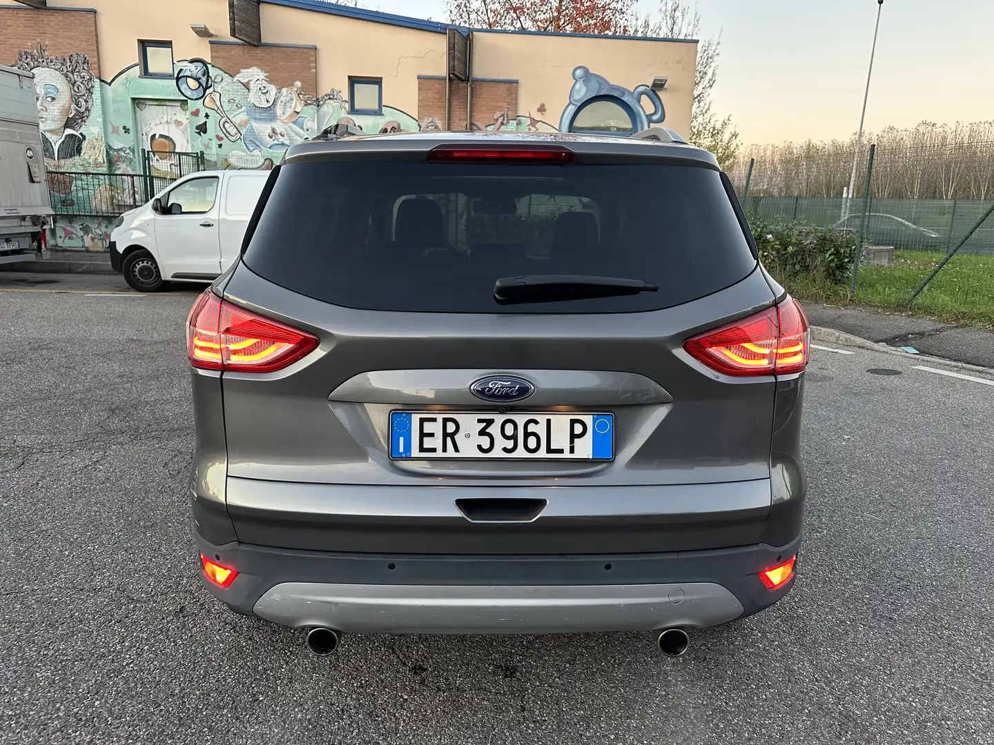 Ford Kuga 2.0 tdci Titanium 4wd 163cv,Automatico, FUL OPTION Gris - 2