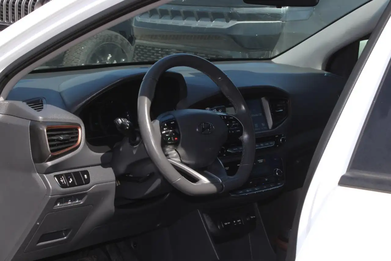 Hyundai IONIQ снимка Hyundai IONIQ