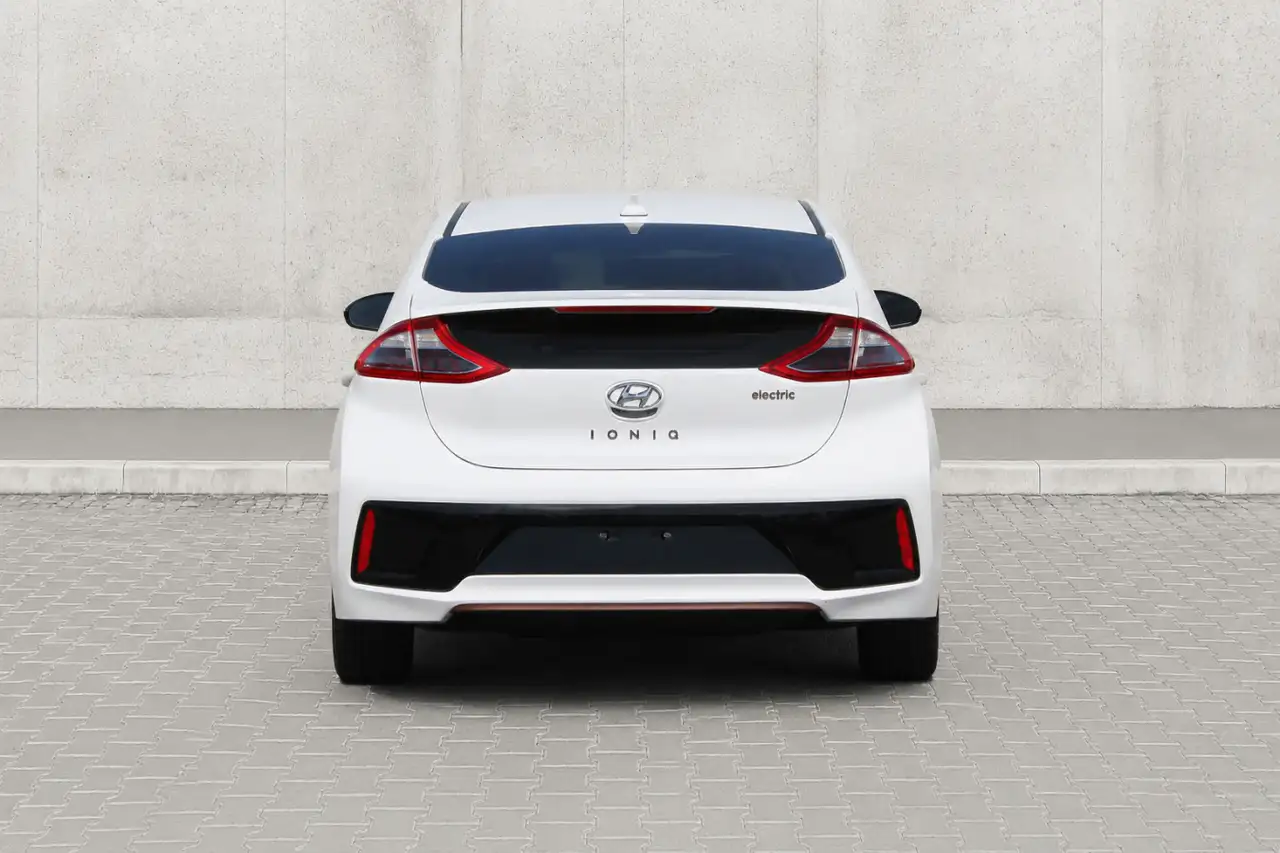 Hyundai IONIQ снимка Hyundai IONIQ