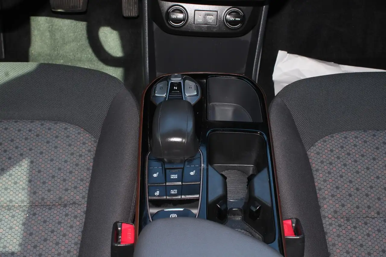 Hyundai IONIQ снимка Hyundai IONIQ