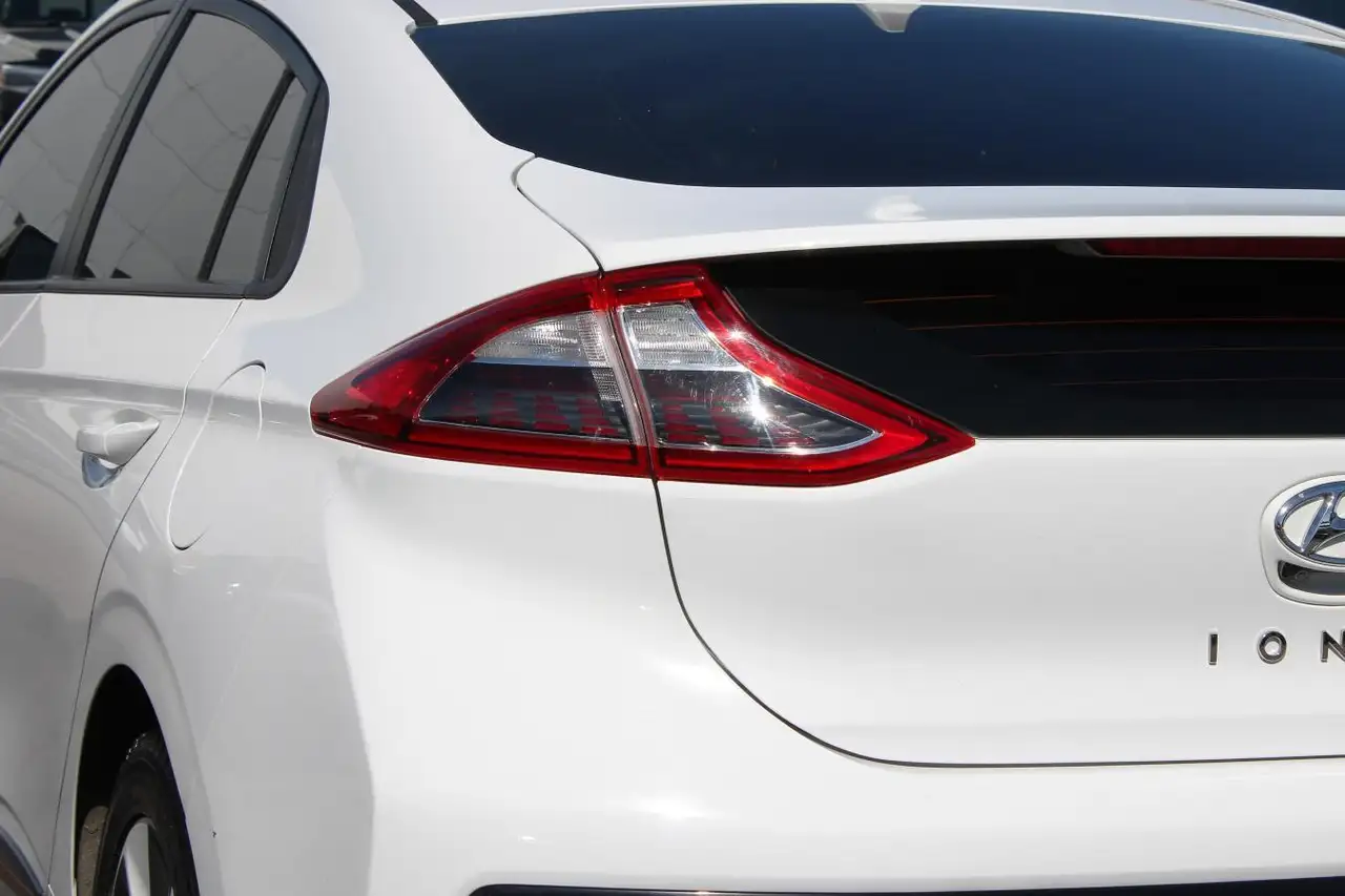 Hyundai IONIQ снимка Hyundai IONIQ
