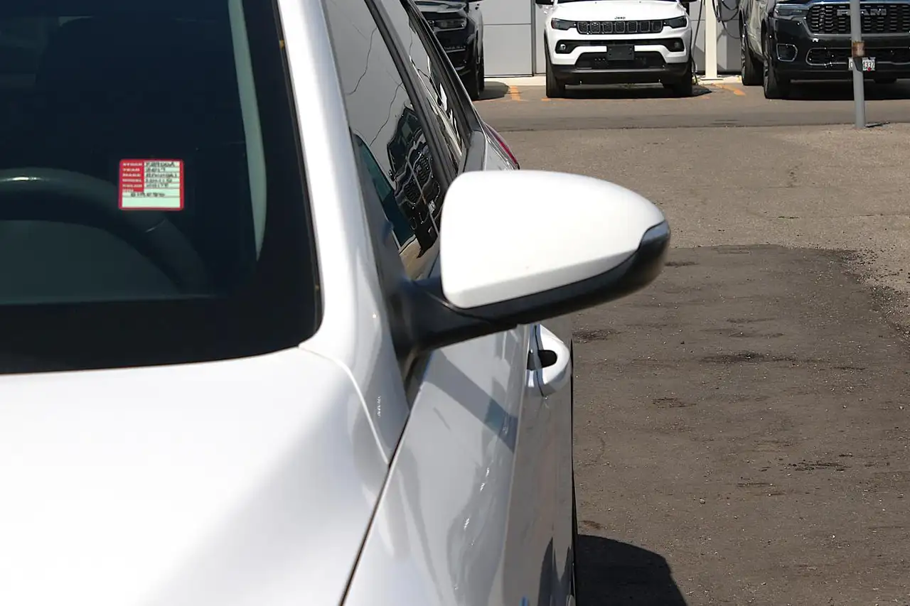 Hyundai IONIQ снимка Hyundai IONIQ