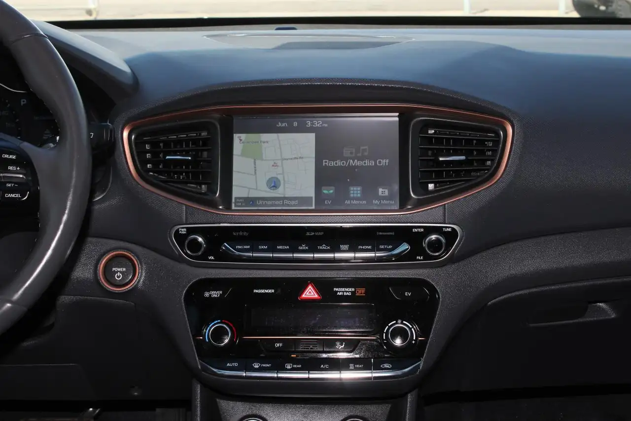 Hyundai IONIQ снимка Hyundai IONIQ