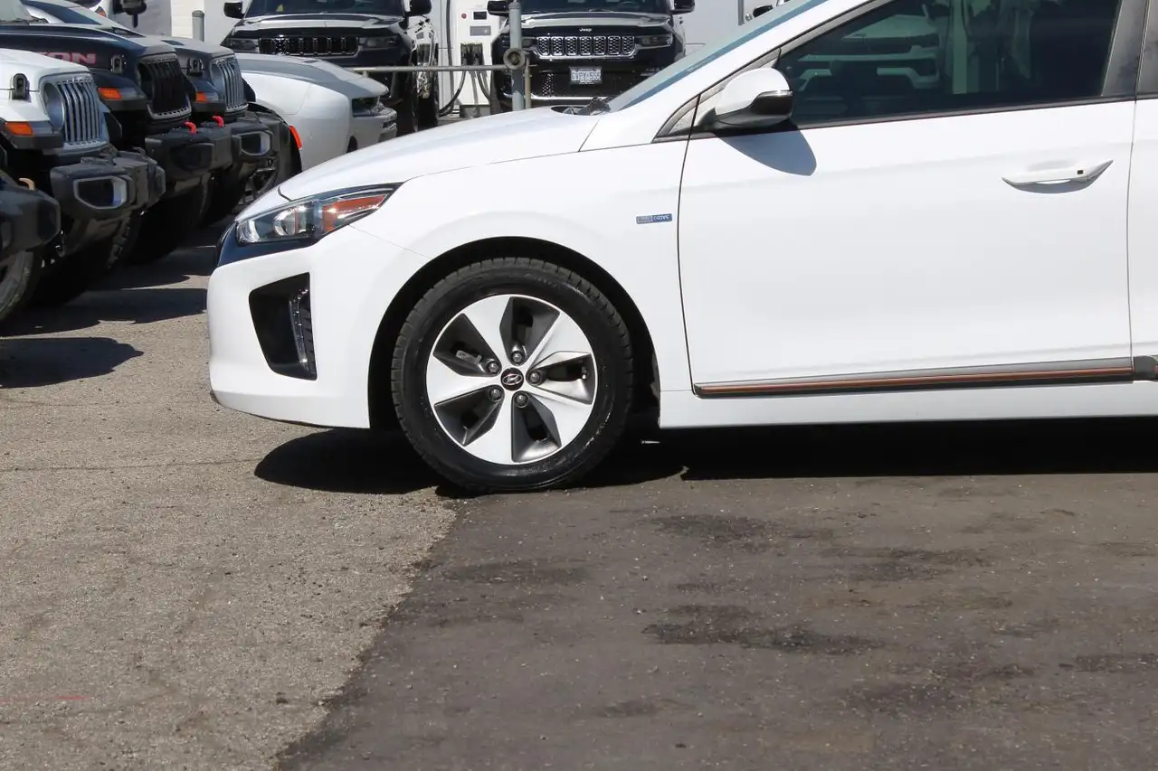 Hyundai IONIQ снимка Hyundai IONIQ
