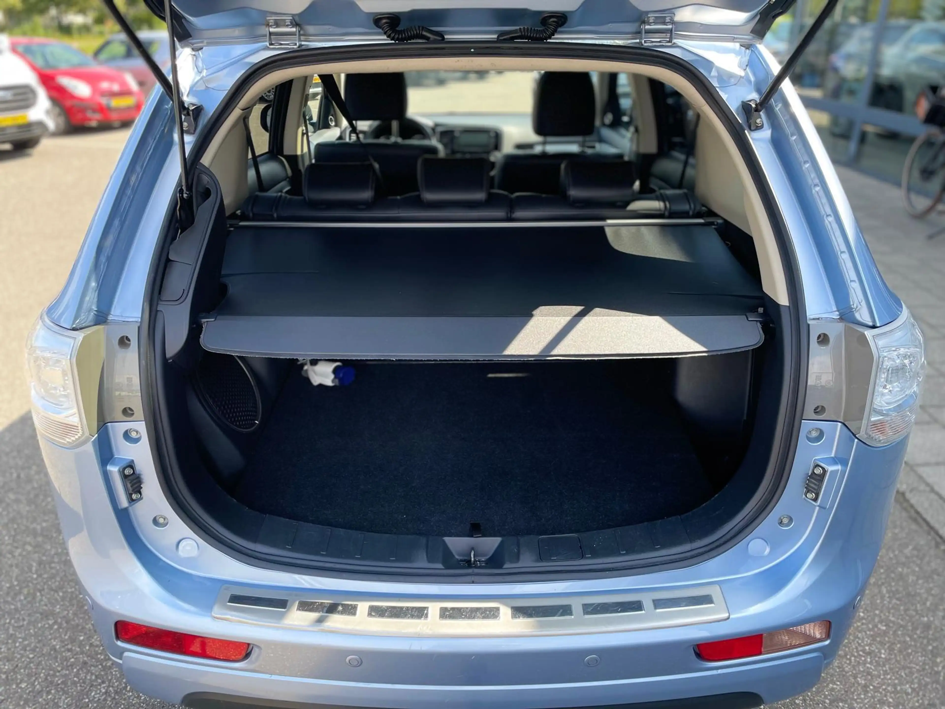 Mitsubishi Outlander 2.0 PHEV Instyle+ mooie staat|lage km stand| — photo 4