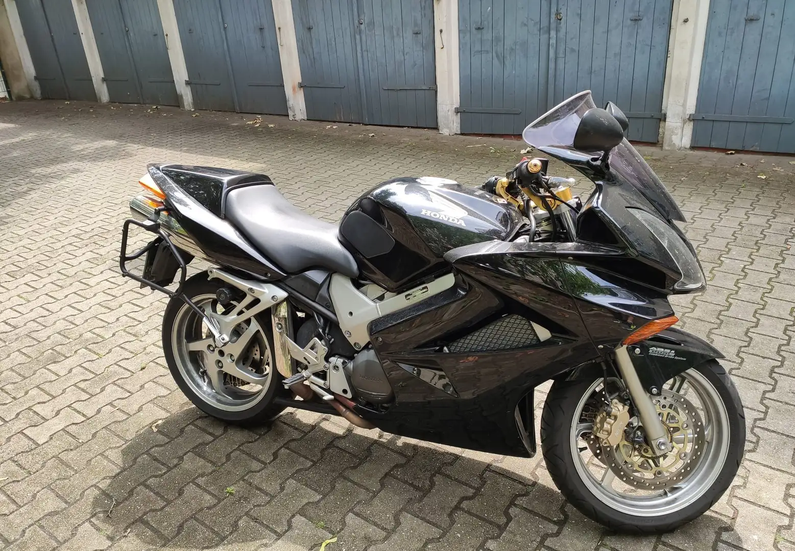 Honda VFR 800 V-TEC mit Koffersystem Schwarz - 1