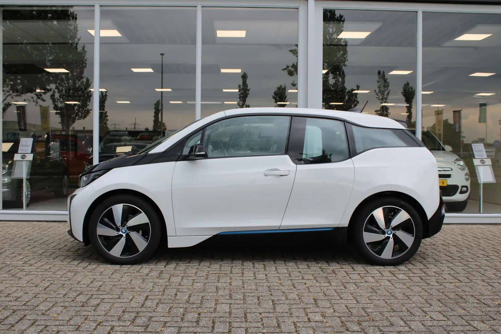 BMW i3 Business 94Ah 33 kWh Wit - 2
