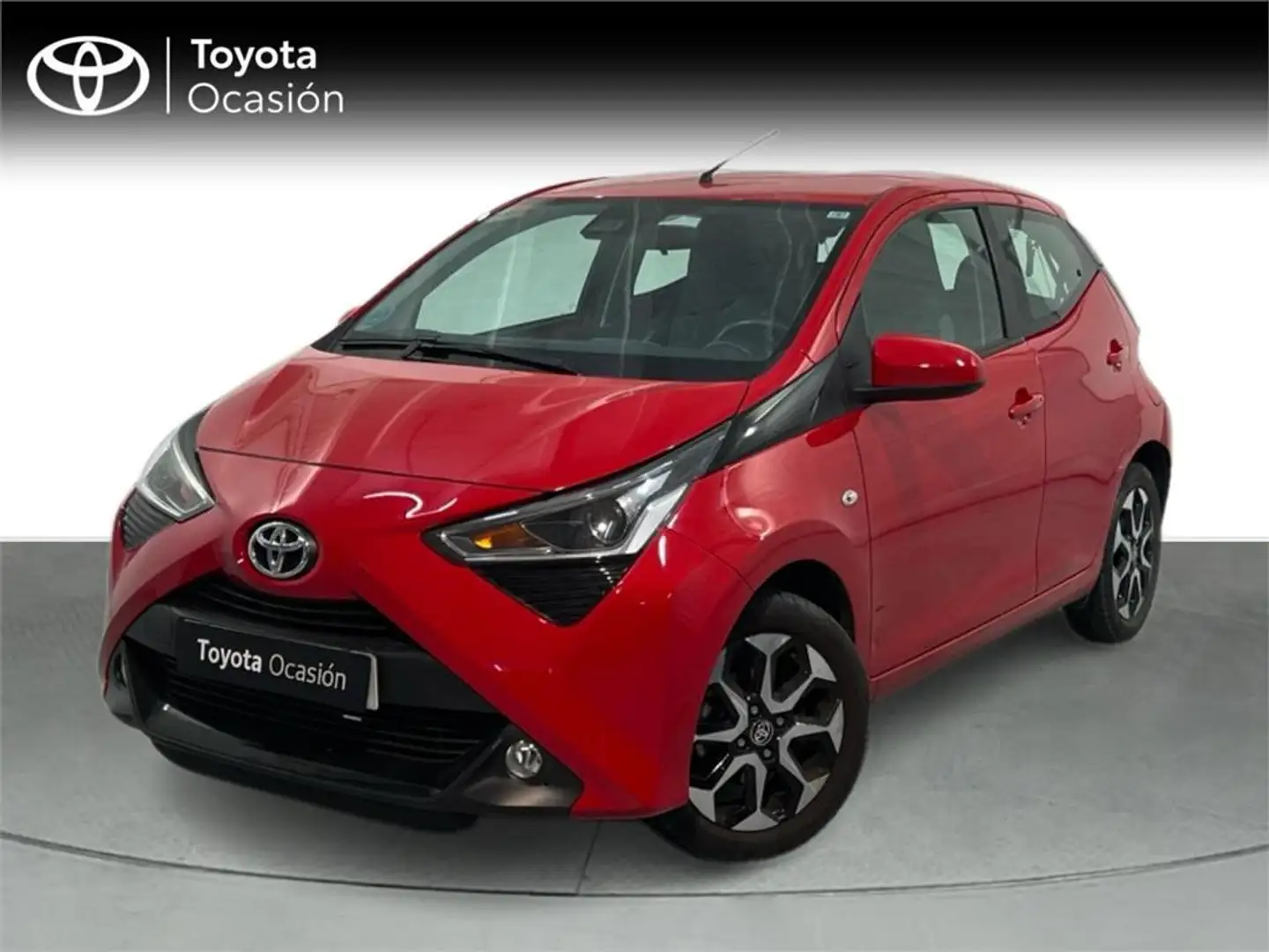 Toyota Aygo 5 Puertas x-play 70 Manual 5v Rood - 1