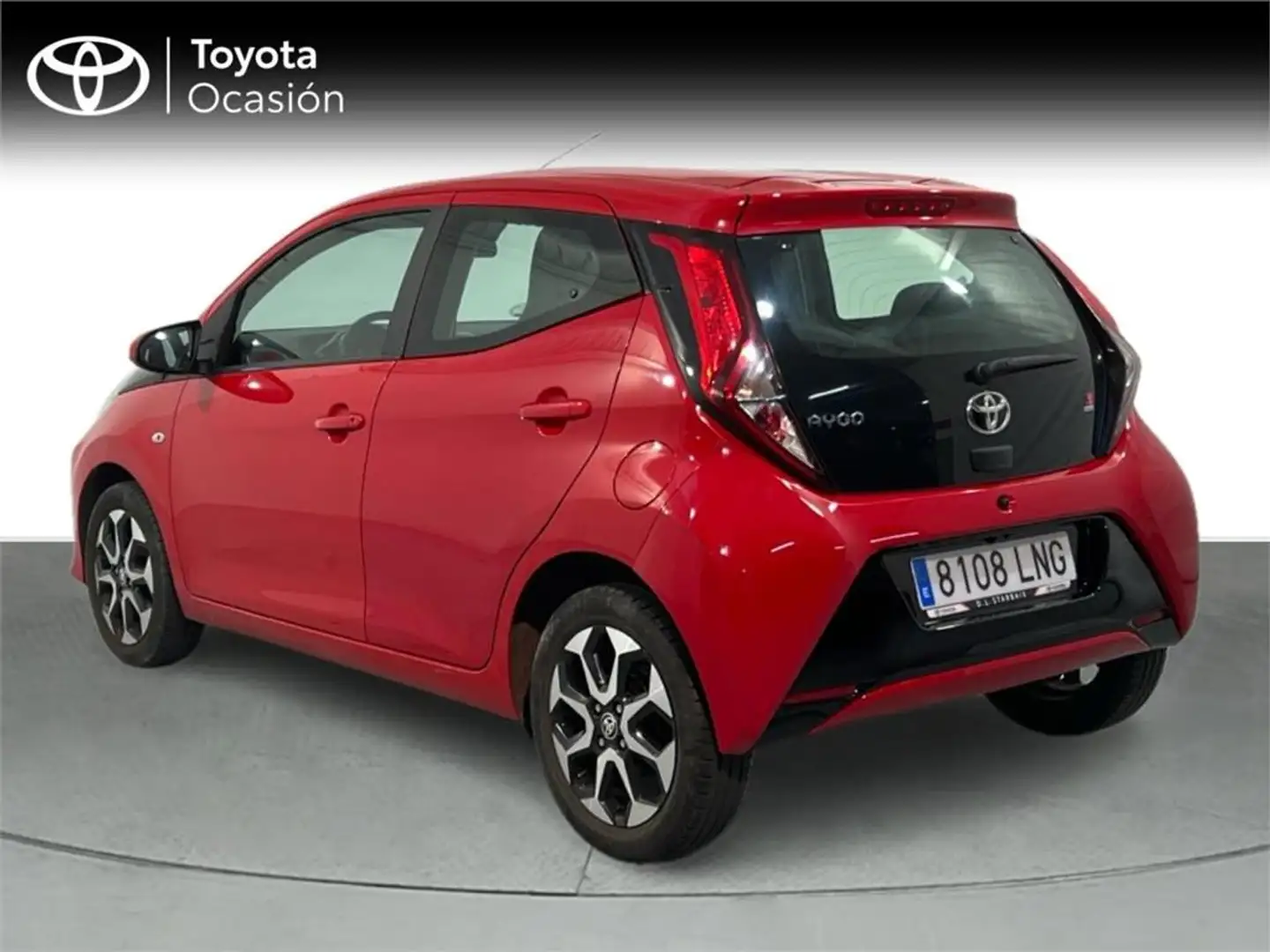 Toyota Aygo 5 Puertas x-play 70 Manual 5v Rood - 2