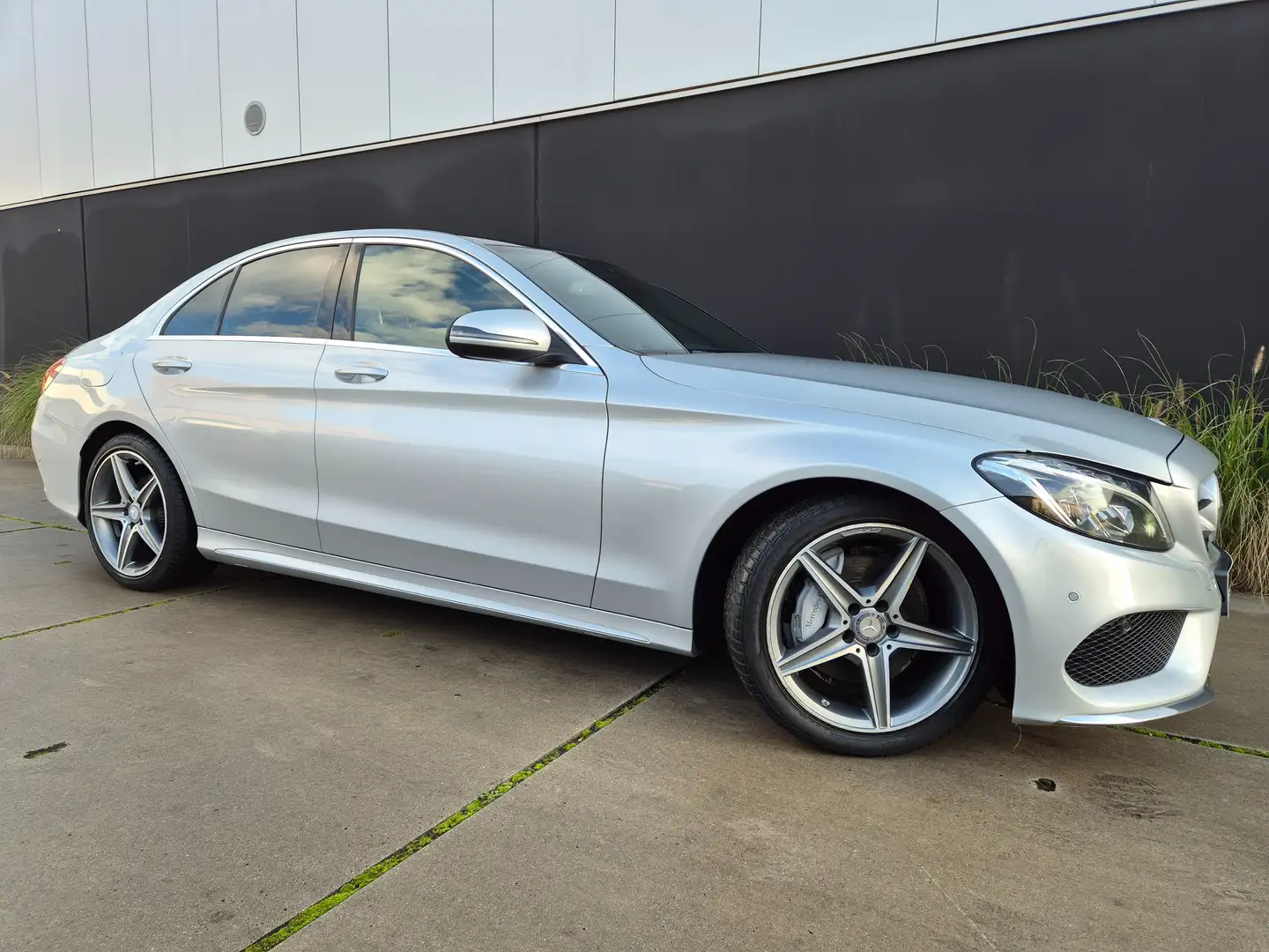Mercedes-Benz C 180 d*AMG PAKKET*CAMERA*PANO DAK*LEDER*ZETELVERWARMING Zilver - 1