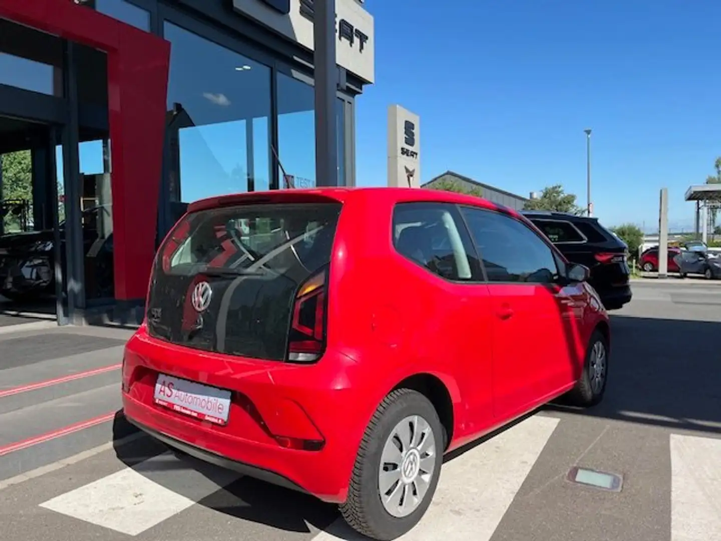 Volkswagen up! move up! - Ihr SEAT & SKODA Vertragshändler Rot - 2
