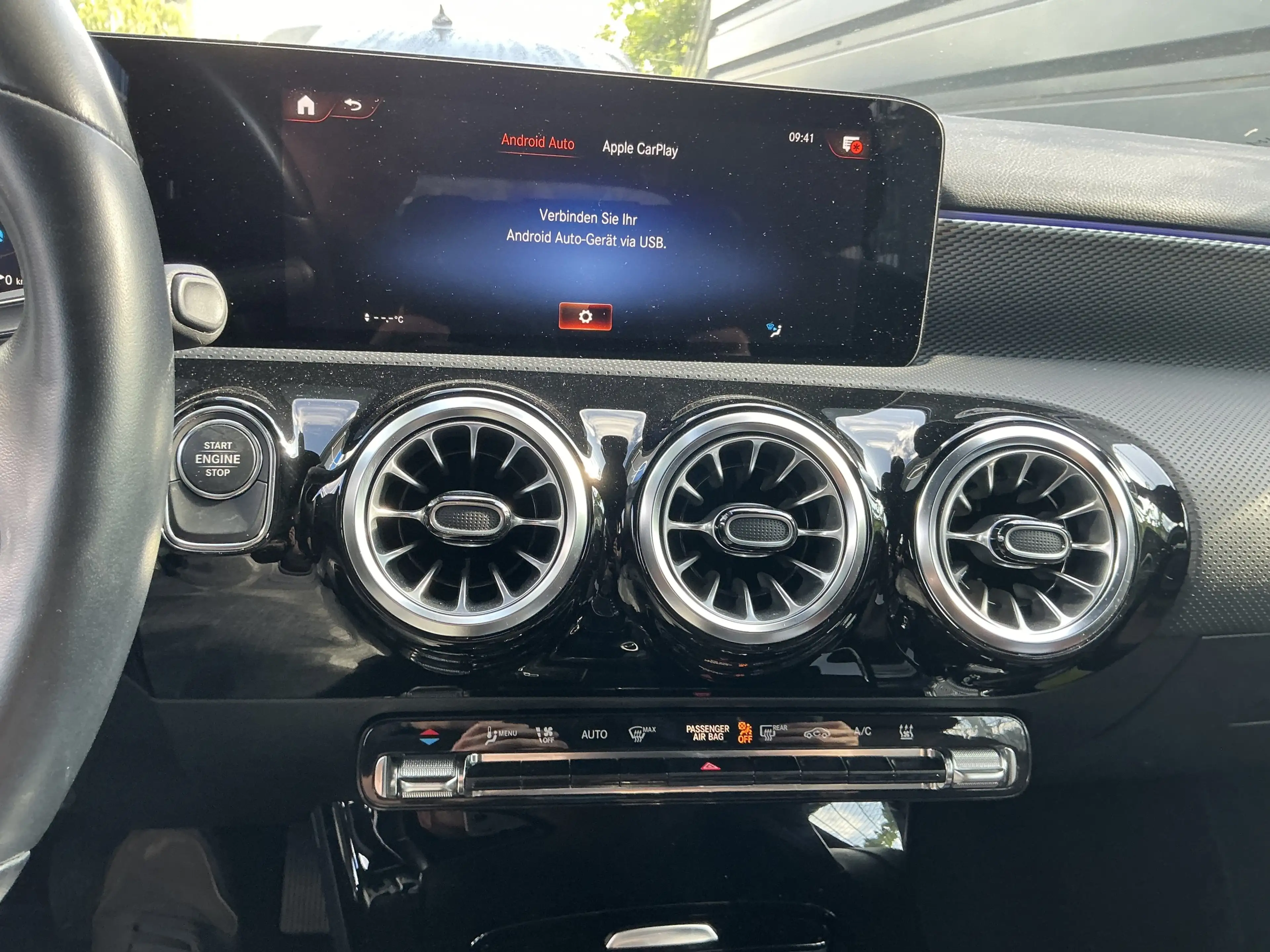 Mercedes-Benz A 250 e Advanced Teil-Leder R.Cam Navi LED SHZ — photo 10