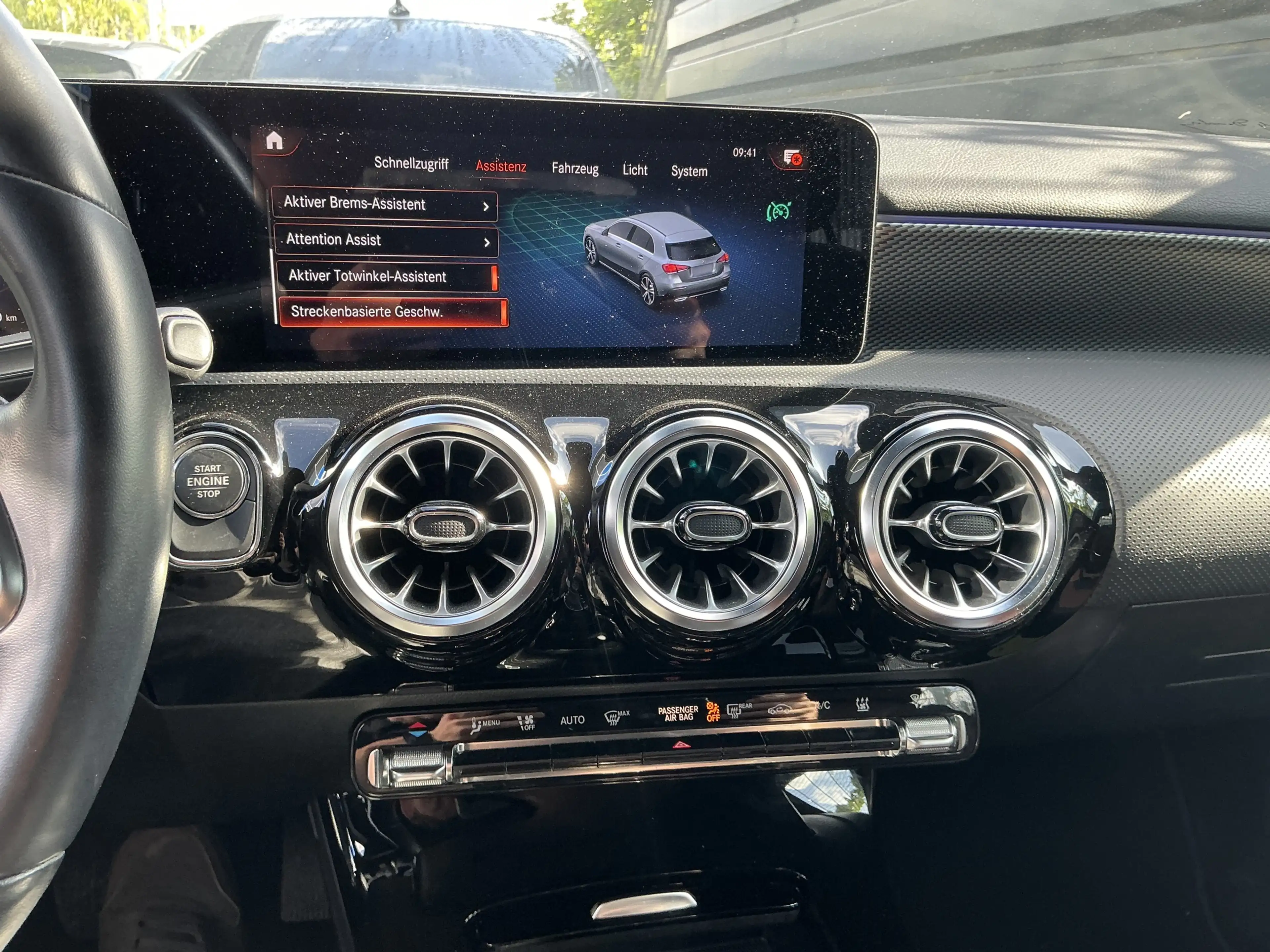 Mercedes-Benz A 250 e Advanced Teil-Leder R.Cam Navi LED SHZ — photo 12