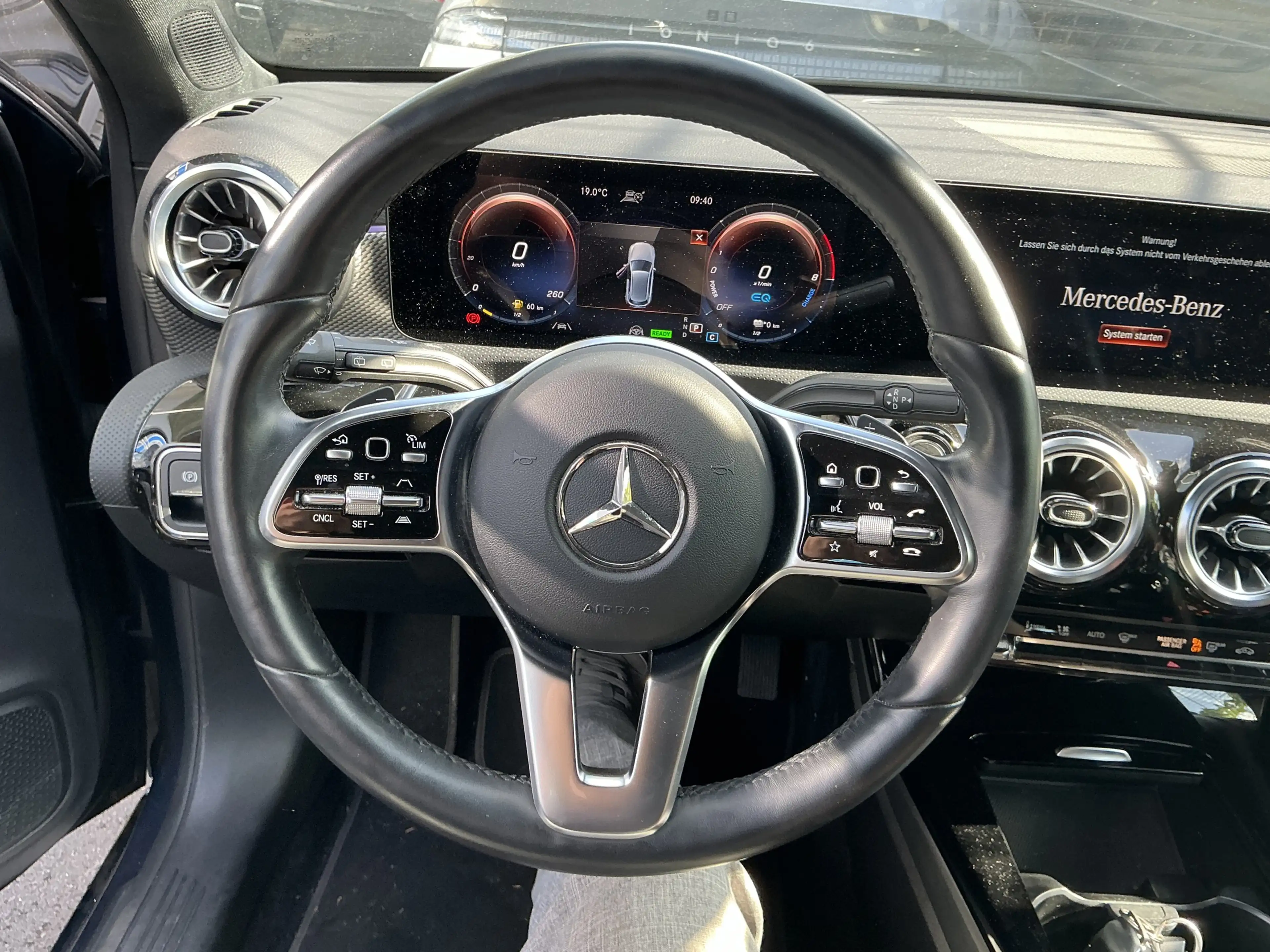 Mercedes-Benz A 250 e Advanced Teil-Leder R.Cam Navi LED SHZ — photo 6
