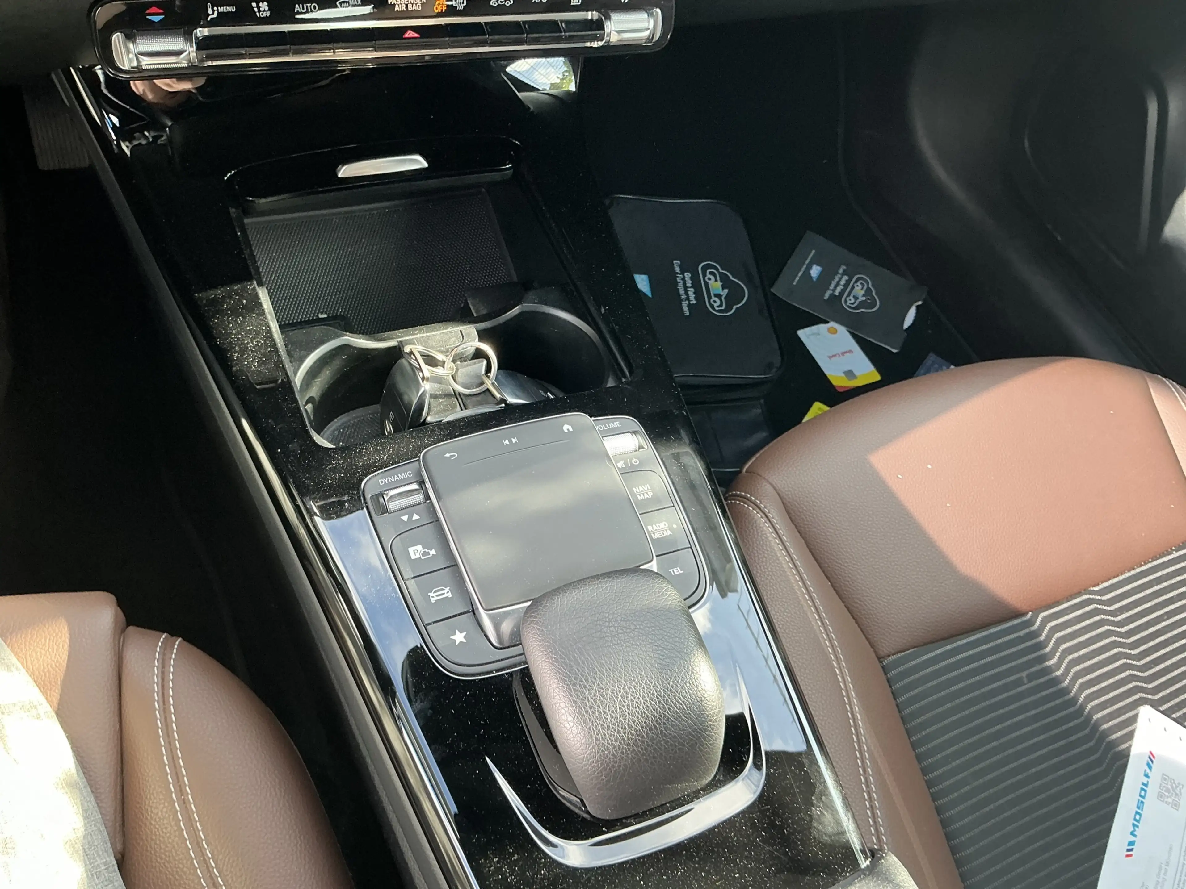 Mercedes-Benz A 250 e Advanced Teil-Leder R.Cam Navi LED SHZ — photo 13