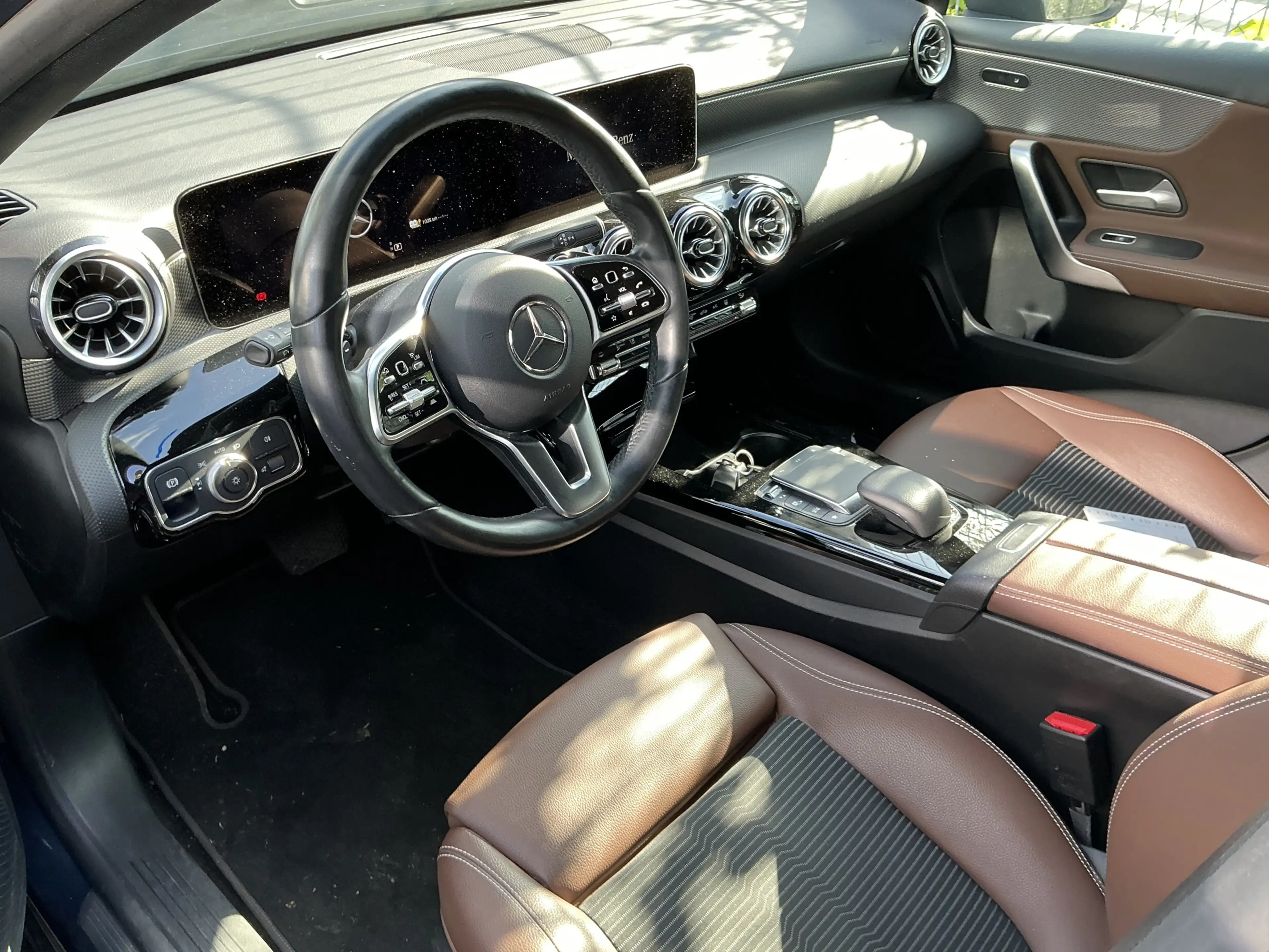 Mercedes-Benz A 250 e Advanced Teil-Leder R.Cam Navi LED SHZ — photo 3
