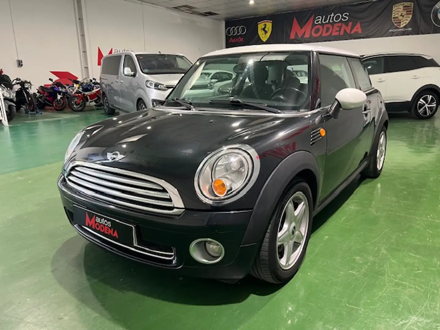 MINI Cooper Zwart - 2