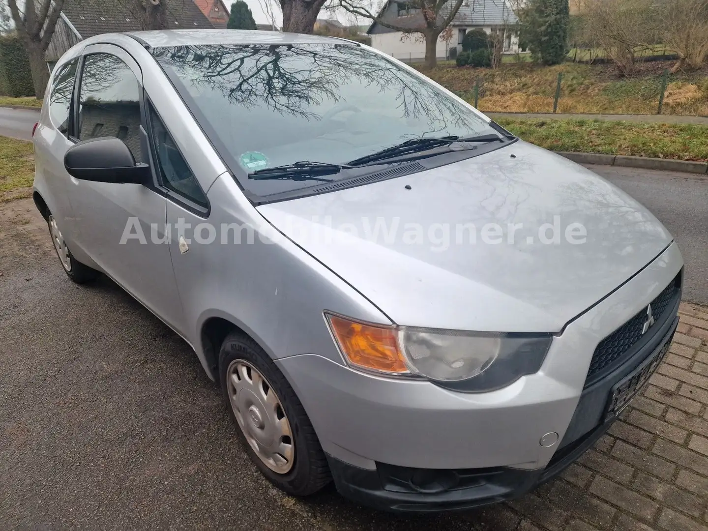 Mitsubishi Colt Lim. 3-trg. Inform Klima  TÜV 04/2026 Silber - 2