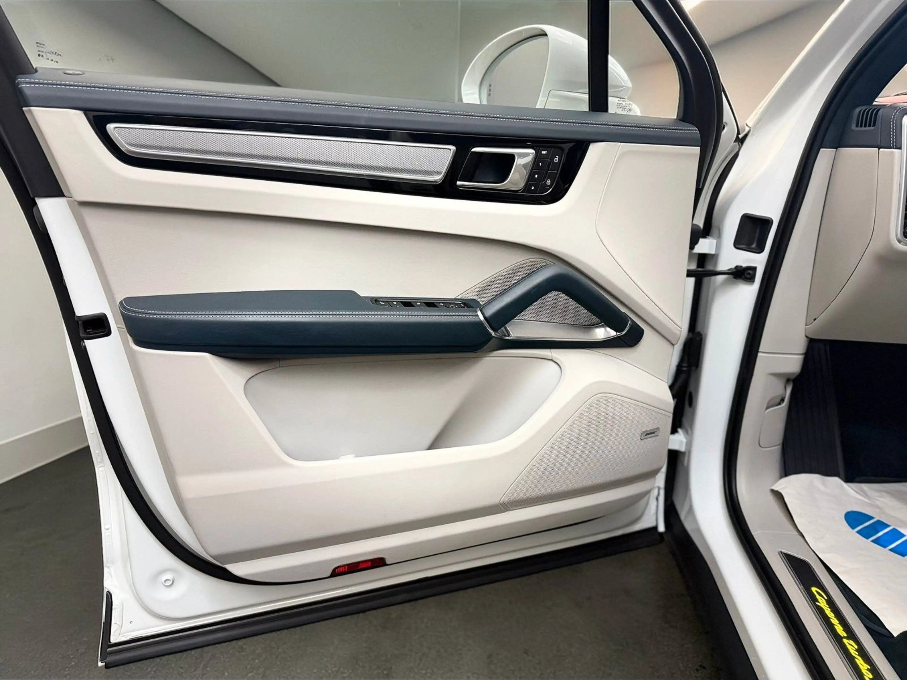 Porsche Cayenne Turbo S E-Hybrid*INNO*NACHTSICHT*SITZKLI — photo 9