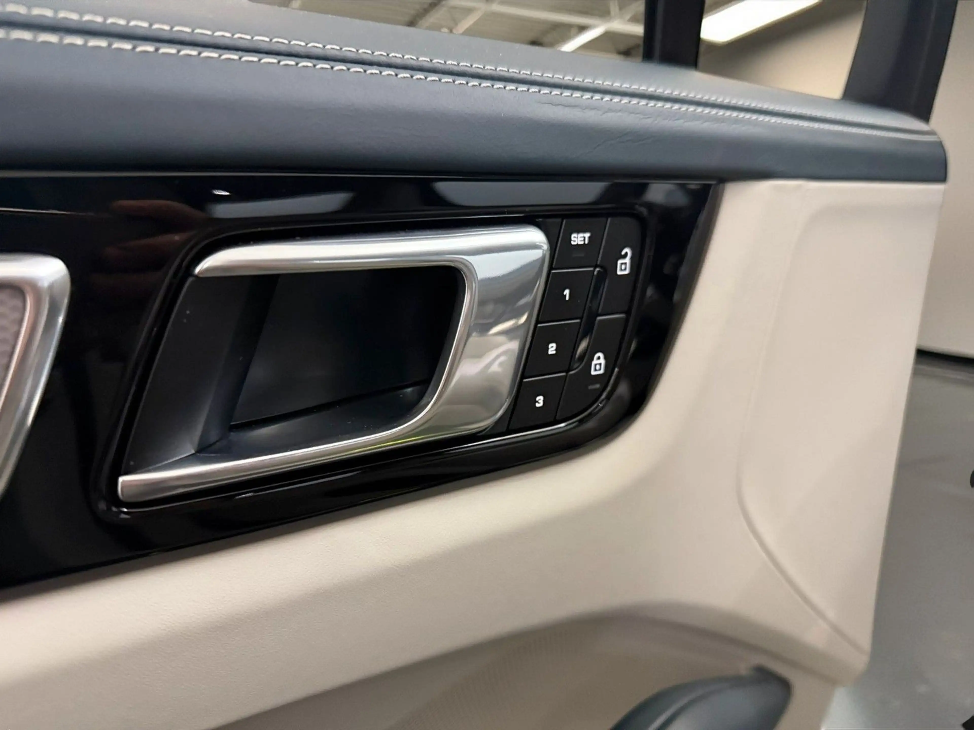 Porsche Cayenne Turbo S E-Hybrid*INNO*NACHTSICHT*SITZKLI — photo 10