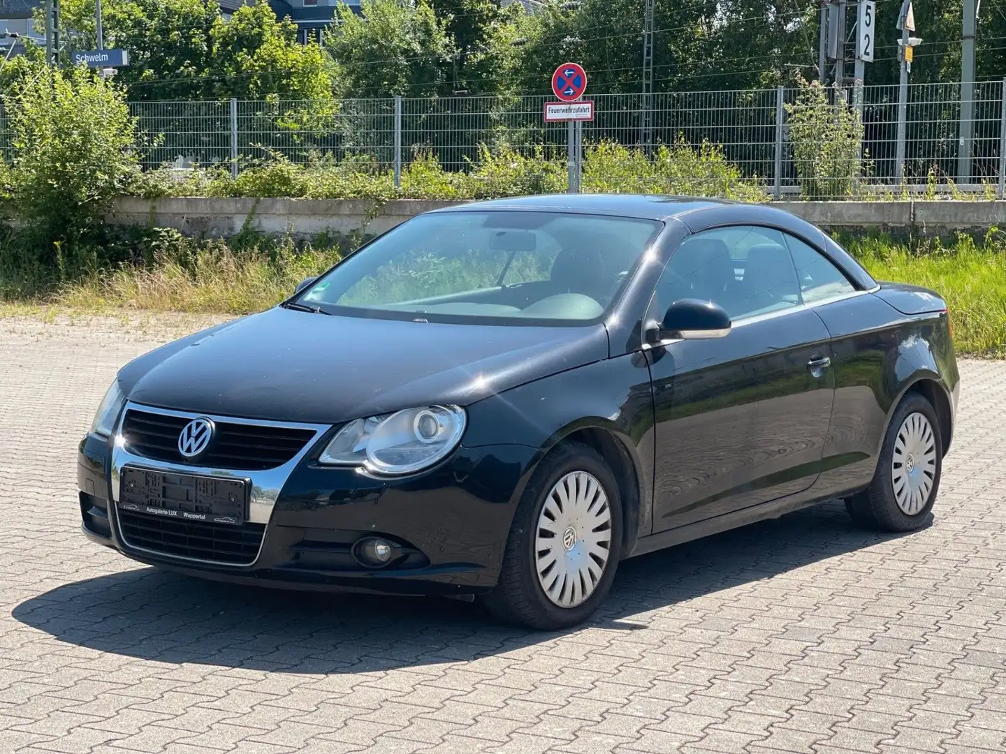 Volkswagen Eos 2.0 Cabrio TÜV 01.2027 Noir - 1