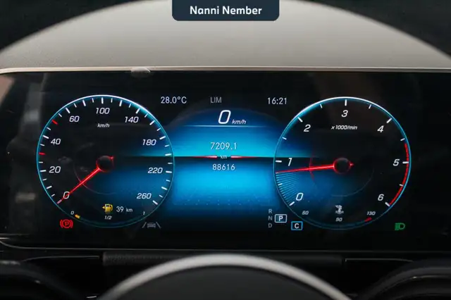 Mercedes-Benz Gla view 9